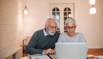 5 Online Courses Seniors Can Take for FREE